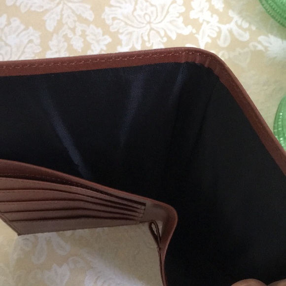 Faux leather brown men’s portfolio with chain link graphics - Picture 7 of 7